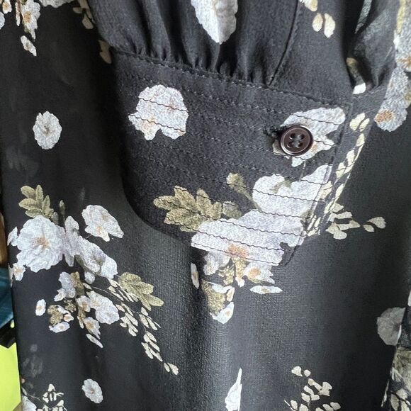 Vince Sheer Silk Black and White Floral Blouse - Picture 4 of 7